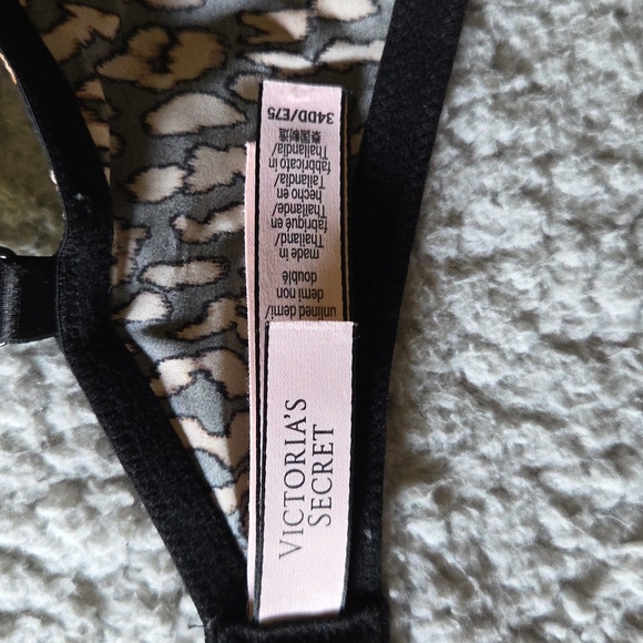 VS Silky Smooth Animal Print Unlined Demi Bra - Picture 6 of 14